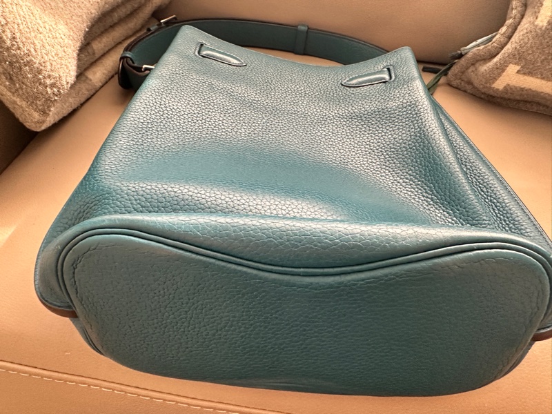 So Kelly 22 Hermes-11