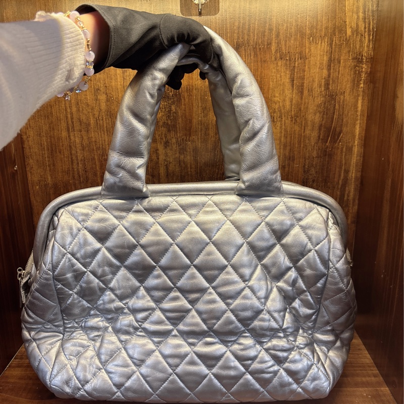 Chanel 銀色菱格紋手提包-1