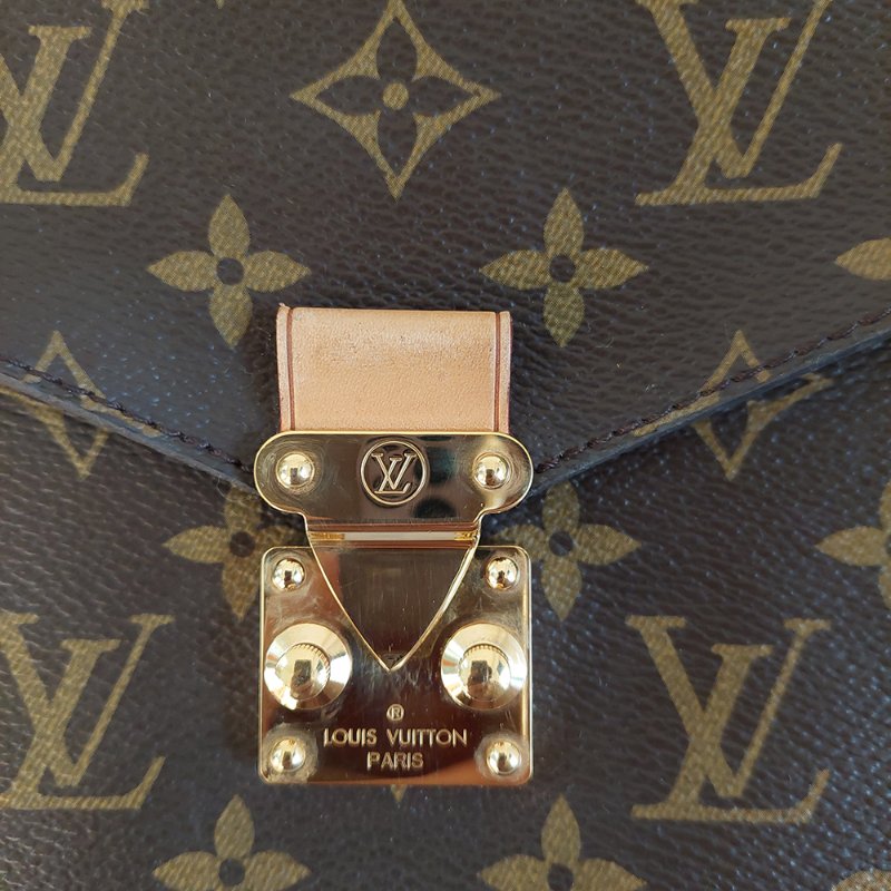 LV M40781 Metis hobo 🌈現貨實拍🌈經典花紋時尚兩用購物包(附購證正本)-47