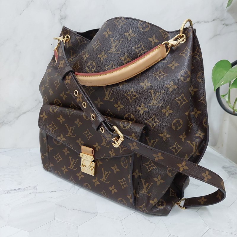 LV M40781 Metis hobo 🌈現貨實拍🌈經典花紋時尚兩用購物包(附購證正本)-58