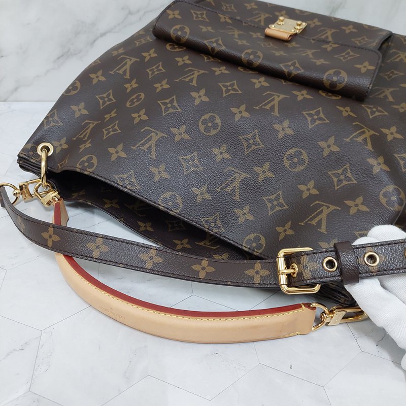 LV M40781 Metis hobo 🌈現貨實拍🌈經典花紋時尚兩用購物包(附購證正本)-83