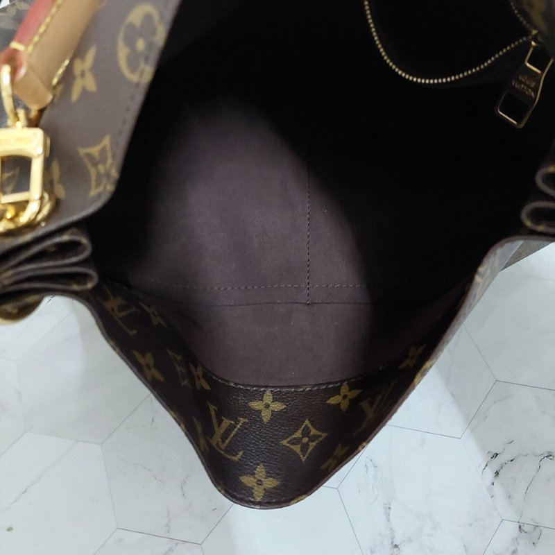 LV M40781 Metis hobo 🌈現貨實拍🌈經典花紋時尚兩用購物包(附購證正本)-87