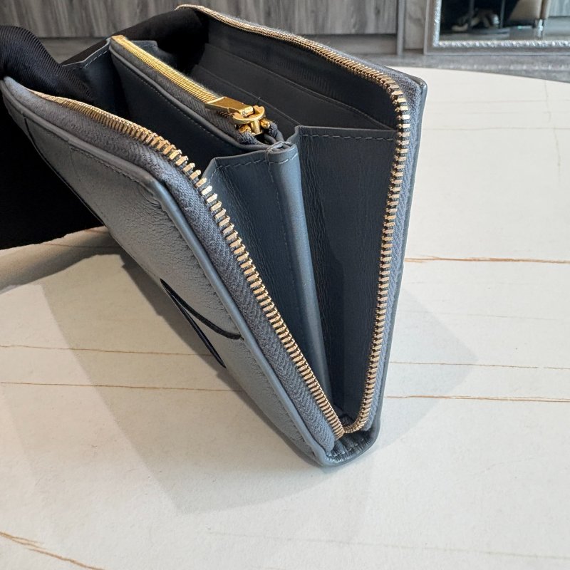 *SHIHNA名牌精品* BOTTEGA VENETA 灰色 大格編織小牛皮拉鍊長夾-7