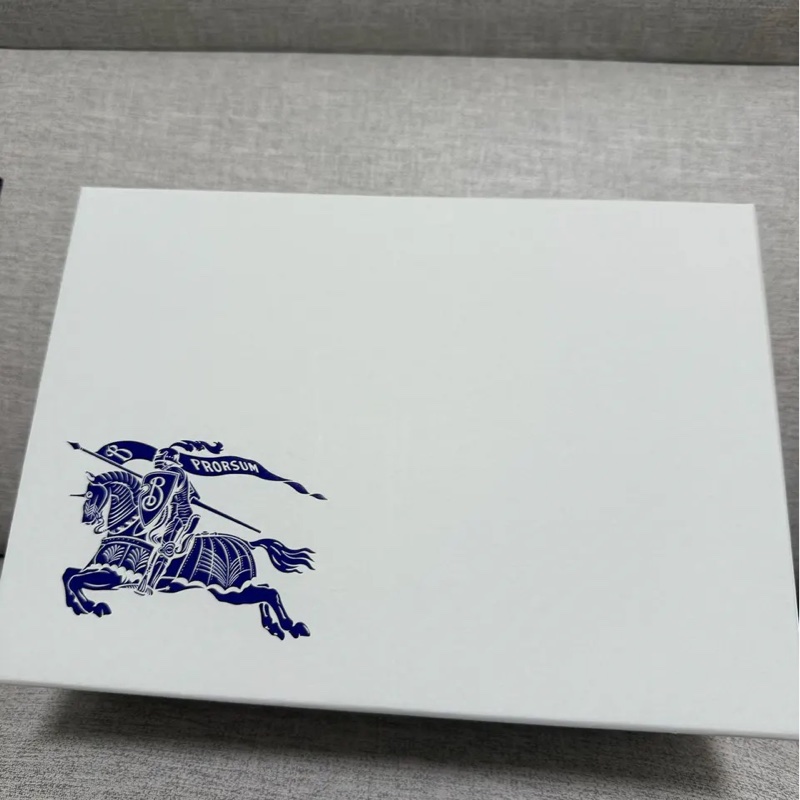 Burberry肩背包-4