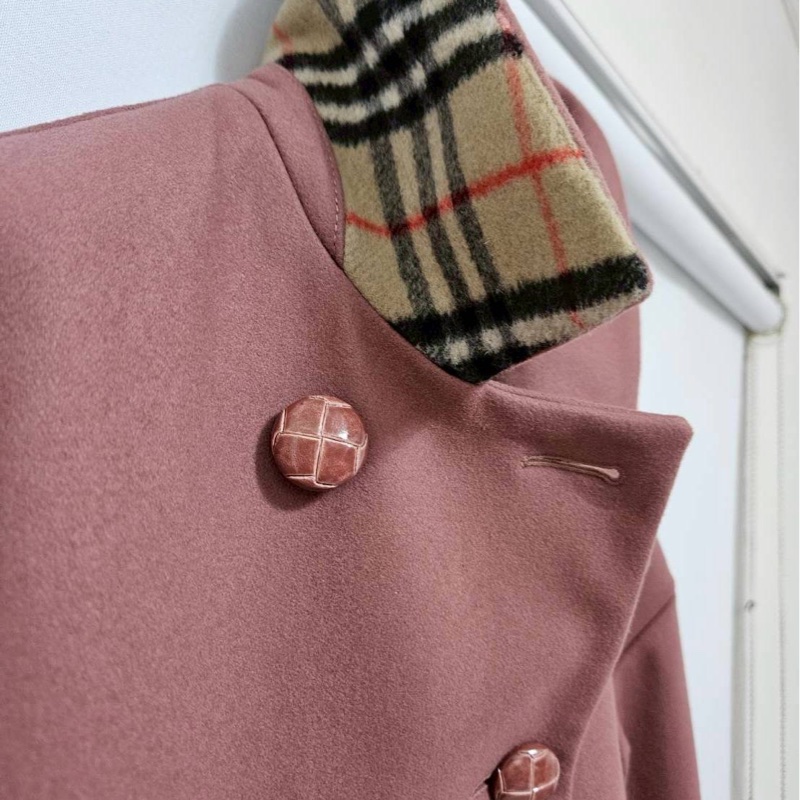 Burberry 質感乾燥玫瑰粉落肩羊絨大衣-2