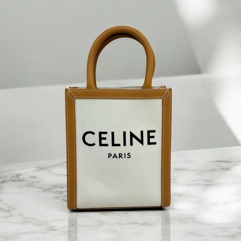 莉亞精品♡ Celine 帆布卡其 琴譜包 二手