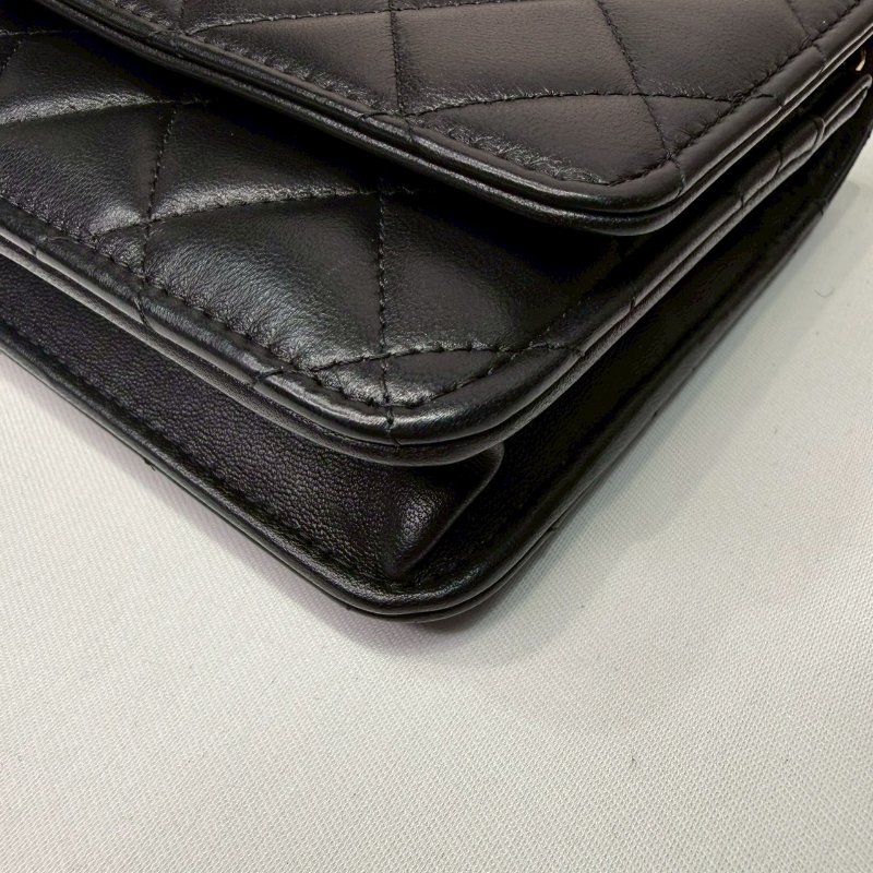 CHANEL 羊皮獅頭鏈帶WOC-8