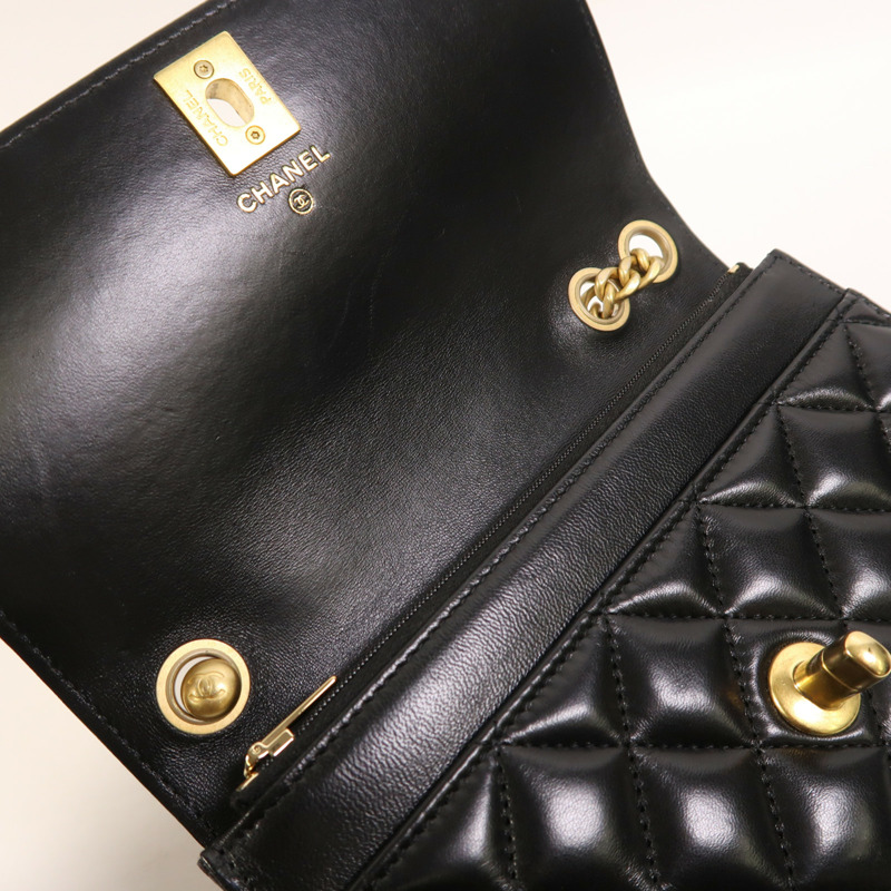 CHANEL 羊皮皮革WOC Wallet On Chain金扣鏈帶肩背袋-15