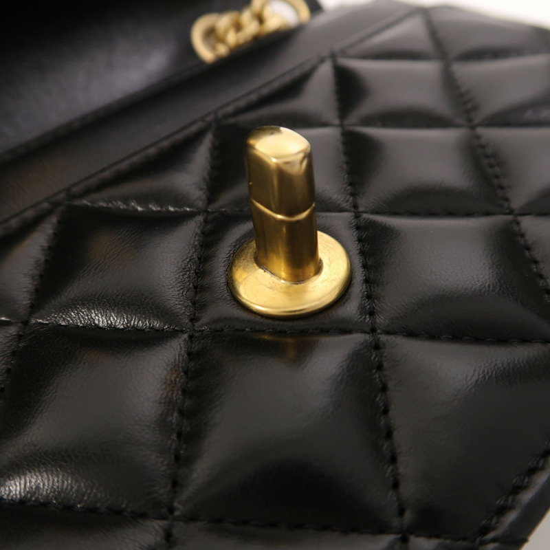 CHANEL 羊皮皮革WOC Wallet On Chain金扣鏈帶肩背袋-16