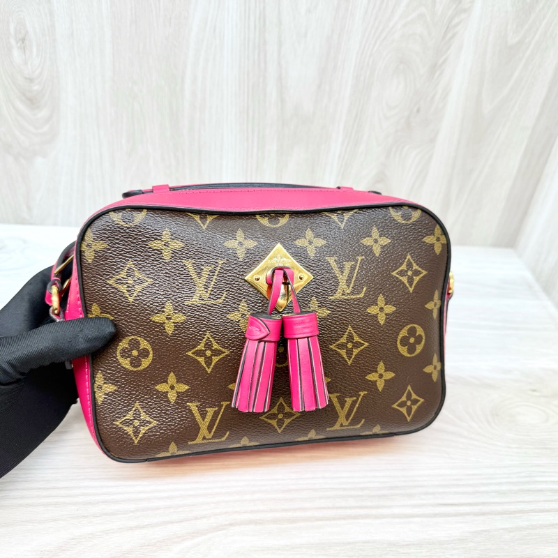 LV 原花拚桃色拉鍊流蘇相機包M43557-6
