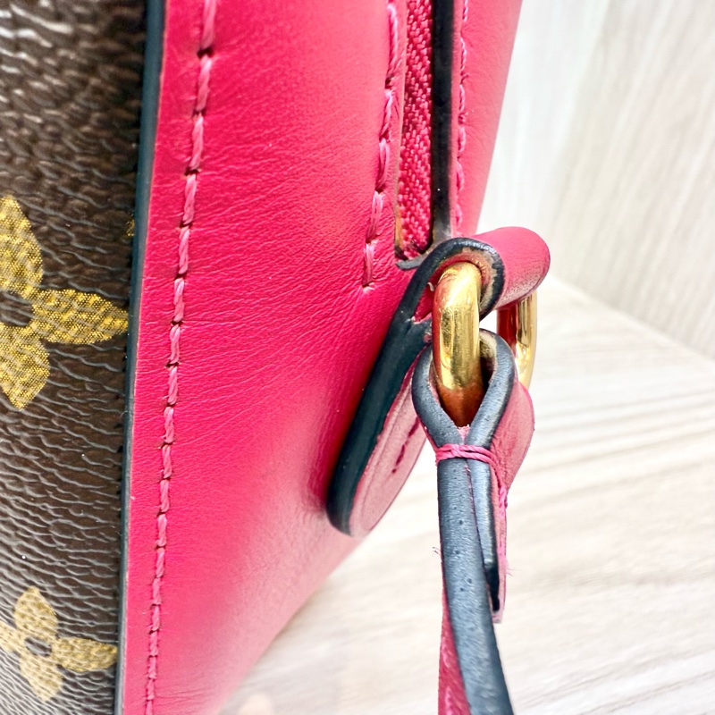 LV 原花拚桃色拉鍊流蘇相機包M43557-11