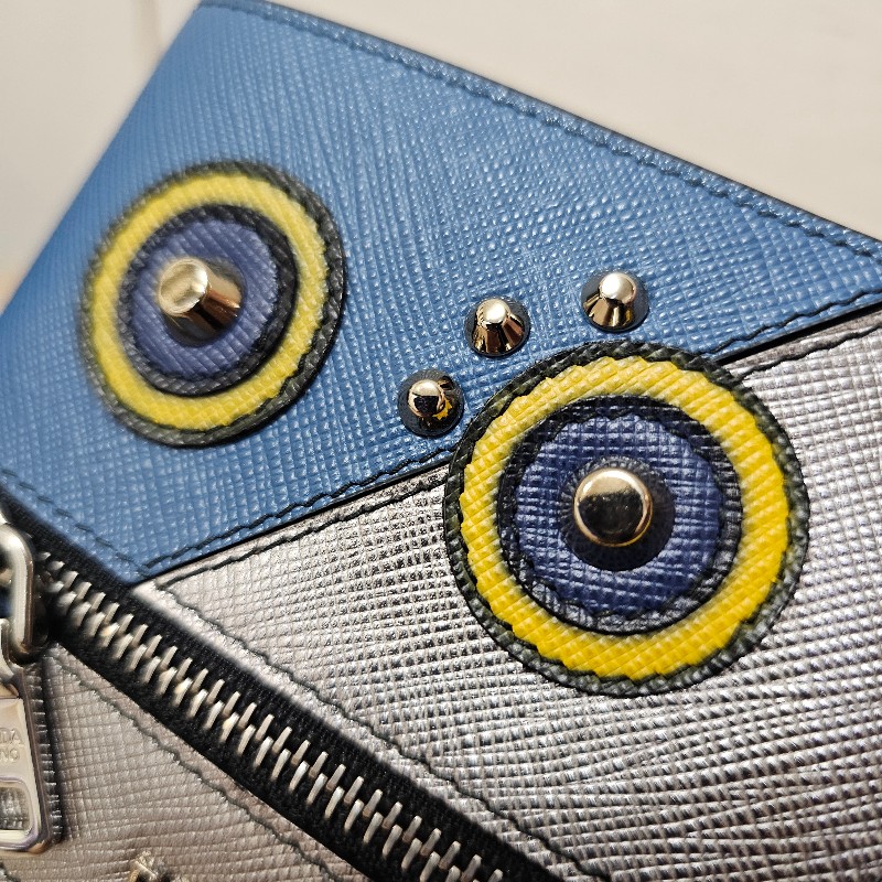 [絕版好物🧧不會跟別人一樣] Prada銀藍防刮皮銀釦機器人短夾-5