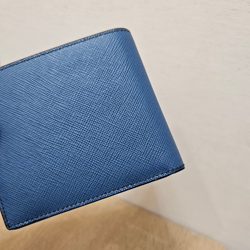 [絕版好物🧧不會跟別人一樣] Prada銀藍防刮皮銀釦機器人短夾-12