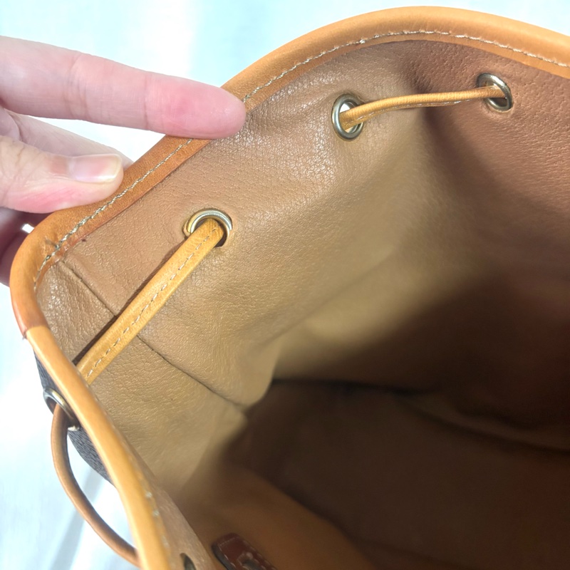 Celine 凱旋門水桶斜挎包-35