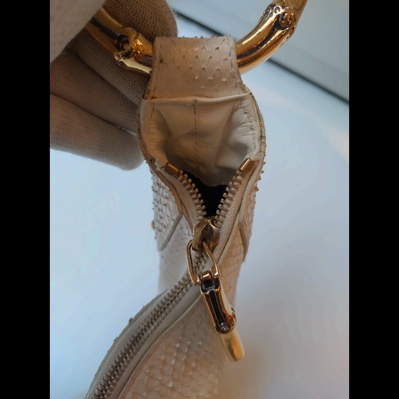 Gucci 單肩帶白蛇紋皮革hobo包-23