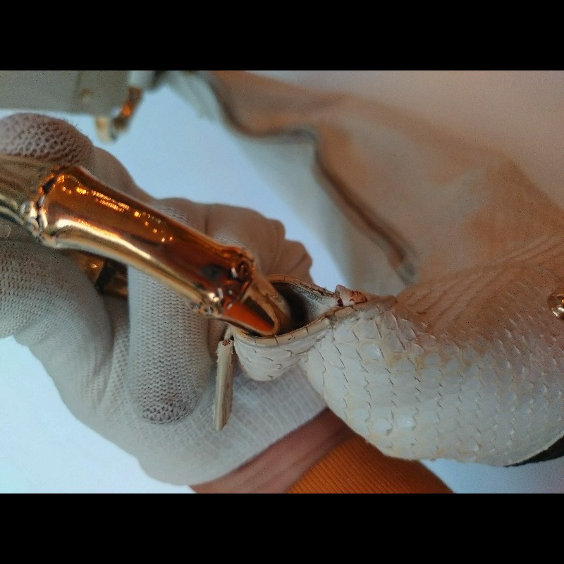 Gucci 單肩帶白蛇紋皮革hobo包-26