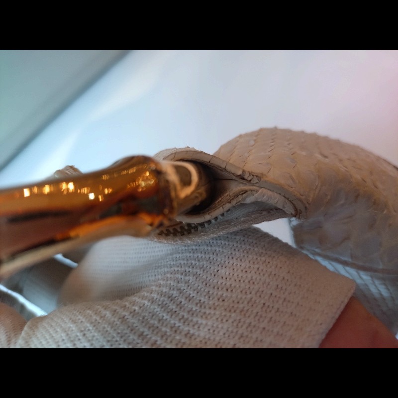 Gucci 單肩帶白蛇紋皮革hobo包-27