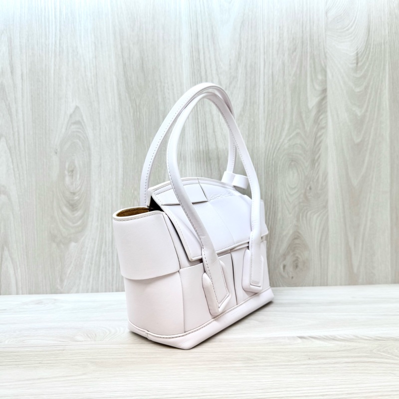 BV 淡粉牛皮大編織手提斜背MiniArco29 600606-3