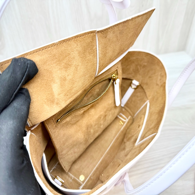 BV 淡粉牛皮大編織手提斜背MiniArco29 600606-6