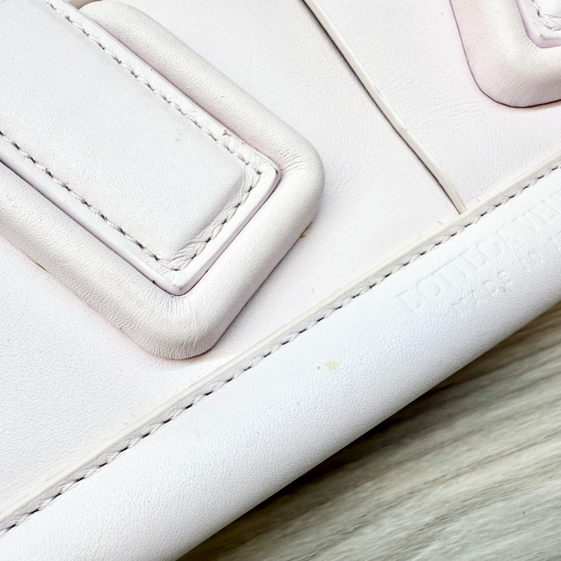 BV 淡粉牛皮大編織手提斜背MiniArco29 600606-10