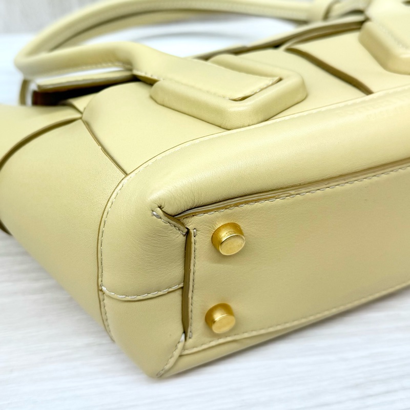 BV芥末黃小牛皮大編織ARCO 29手提側背包-14