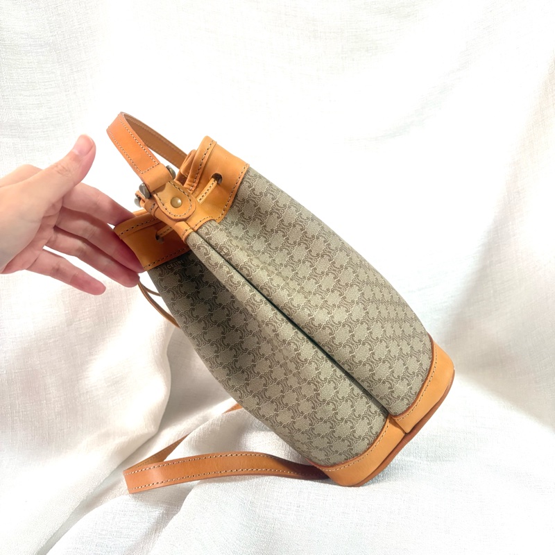 Celine 米色凱旋門水桶包-4