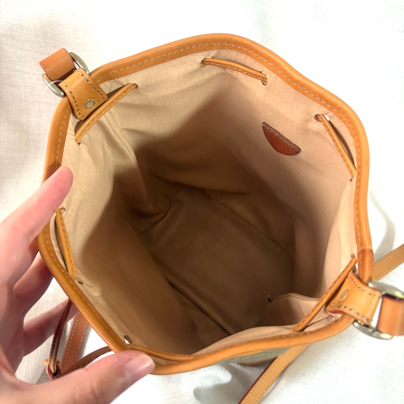 Celine 米色凱旋門水桶包-10