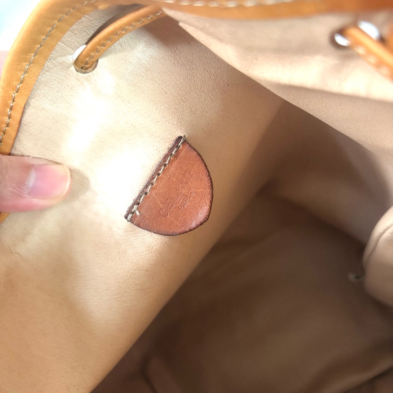 Celine 米色凱旋門水桶包-12