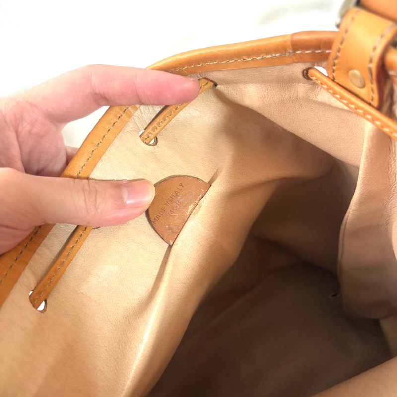 Celine 米色凱旋門水桶包-13