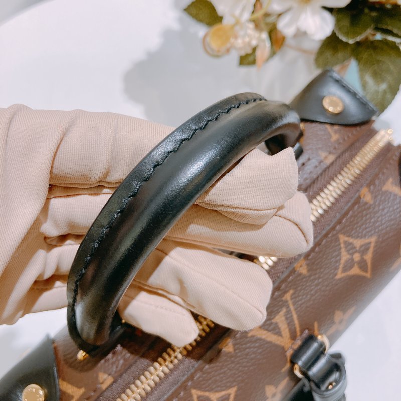 TW4685 Louis Vuitton 路易威登 金扣手挽肩背兩用袋棕色 Petite Malle Souple Canvas Monogram x GHW-14