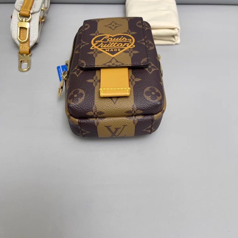 LV路易威登 新款nigo老花相機包 芯片-3