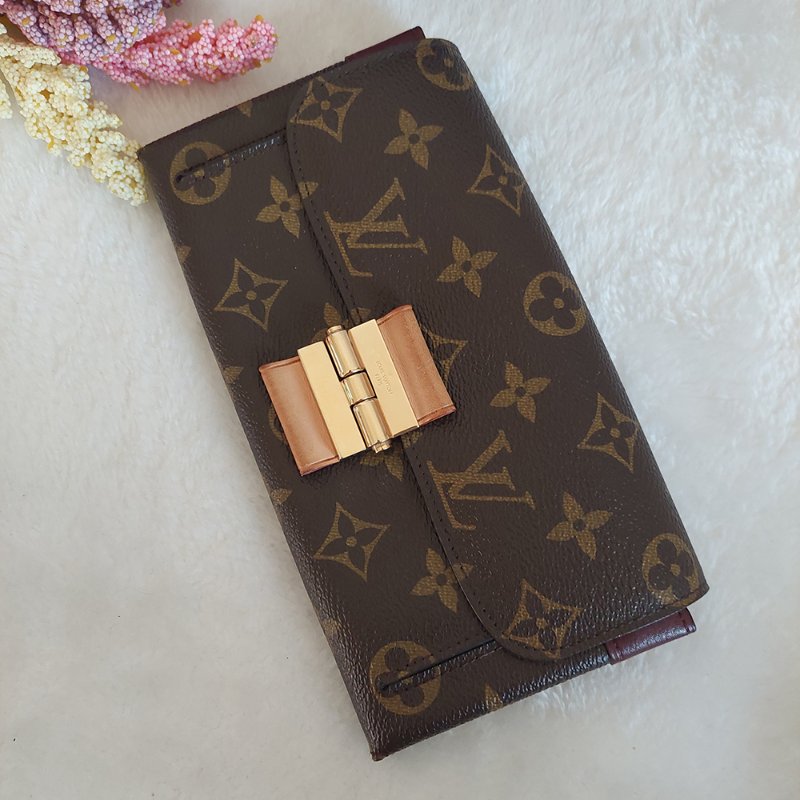 LV M60362 ELYSEE 經典花紋復古精緻S鎖扣長夾~ 二手-17