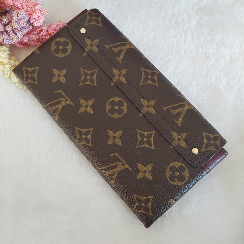 LV M60362 ELYSEE 經典花紋復古精緻S鎖扣長夾~ 二手-22