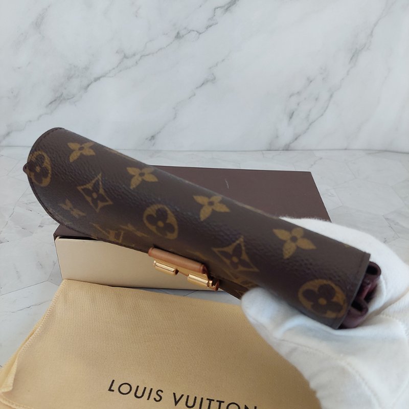 LV M60362 ELYSEE 經典花紋復古精緻S鎖扣長夾~ 二手-26