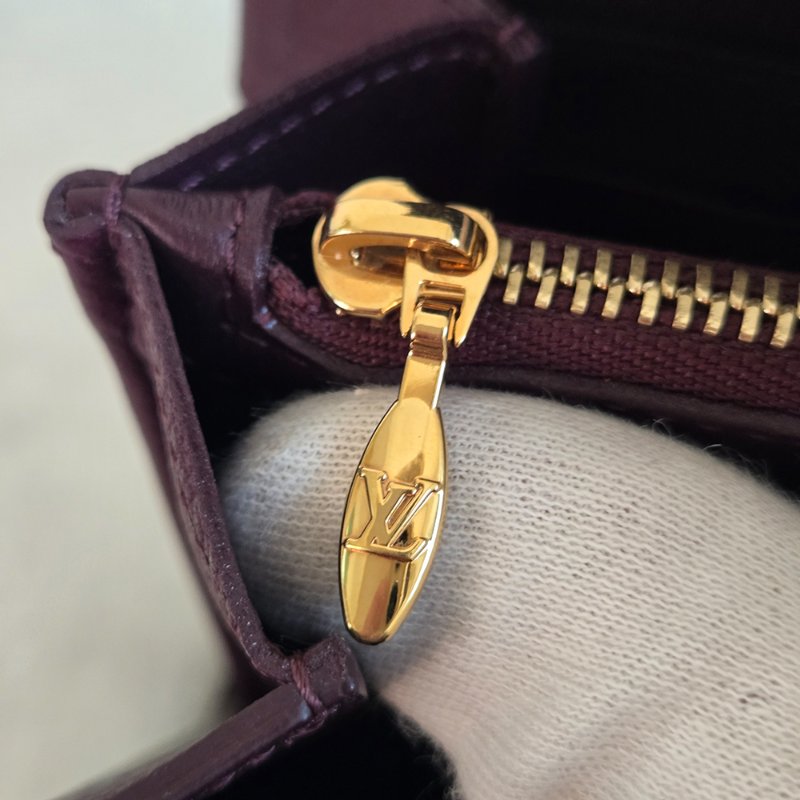 LV M60362 ELYSEE 經典花紋復古精緻S鎖扣長夾~ 二手-36