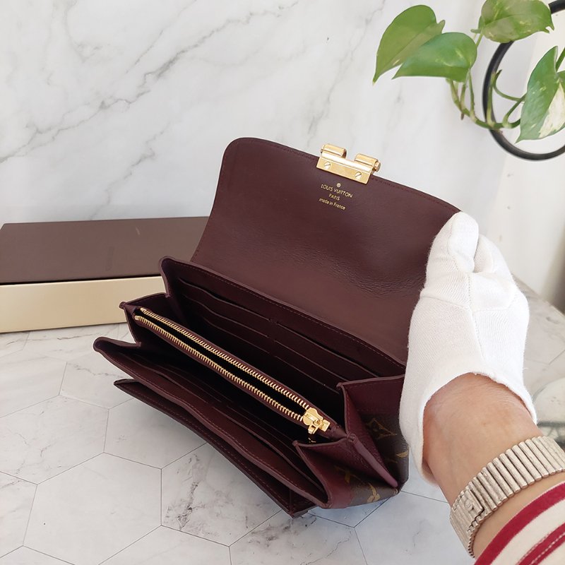 LV M60362 ELYSEE 經典花紋復古精緻S鎖扣長夾~ 二手-40