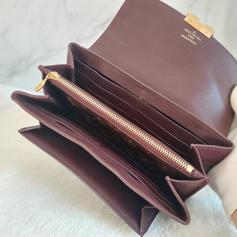 LV M60362 ELYSEE 經典花紋復古精緻S鎖扣長夾~ 二手-42