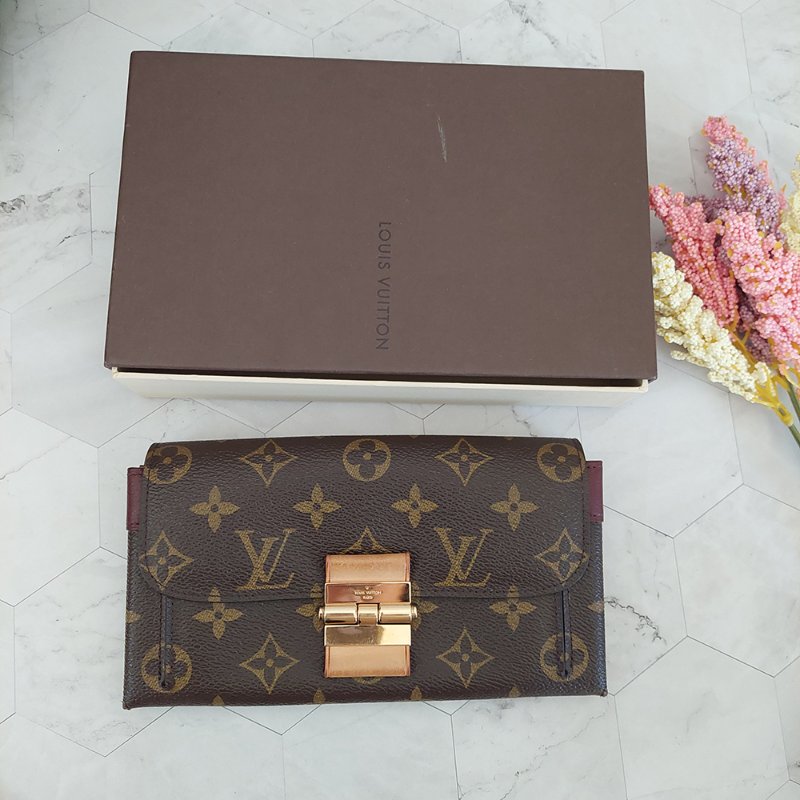 LV M60362 ELYSEE 經典花紋復古精緻S鎖扣長夾~ 二手-48