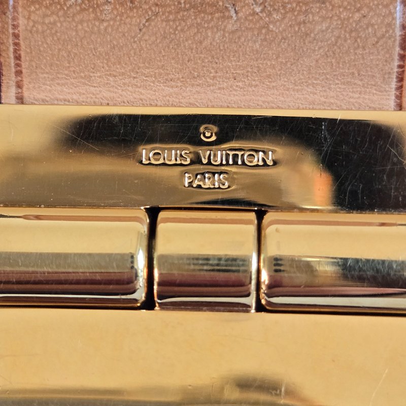 LV M60362 ELYSEE 經典花紋復古精緻S鎖扣長夾~ 二手-56