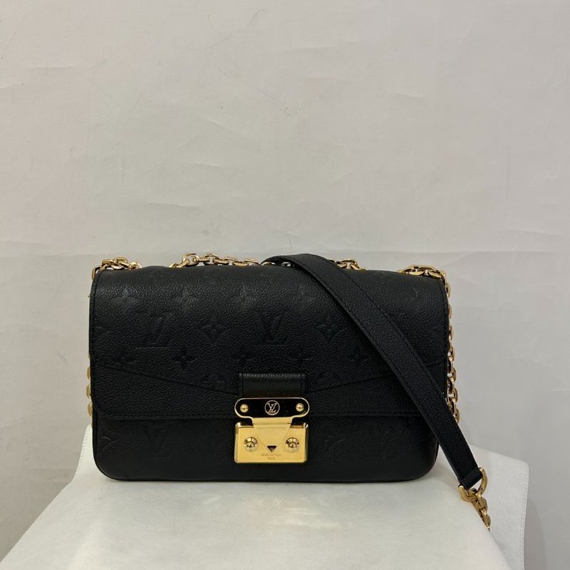 LV黑牛皮壓紋金釦MARCEAU鍊條側背包-0