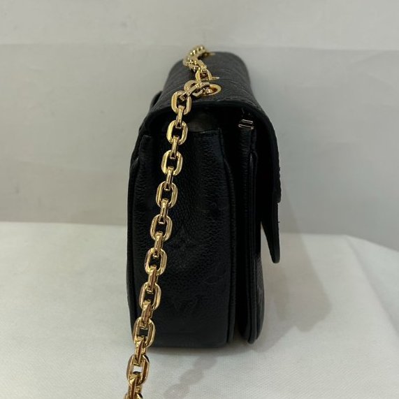 LV黑牛皮壓紋金釦MARCEAU鍊條側背包-1