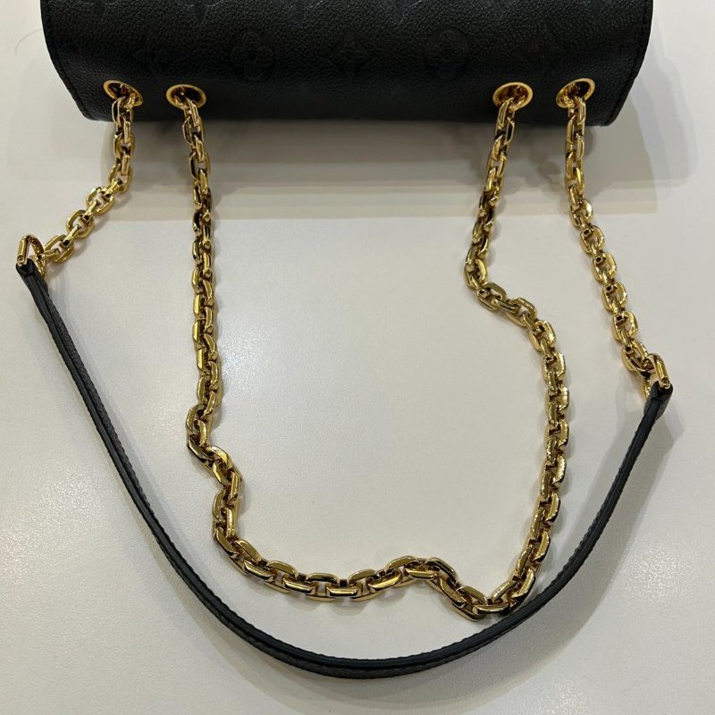 LV黑牛皮壓紋金釦MARCEAU鍊條側背包-9