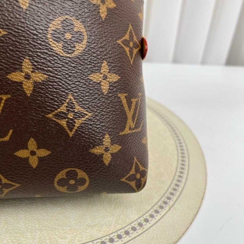 LV路易威登 26年1月全新全套 芯片款 新款橫版Carry all單肩包 美麗大方 容量剛好 適合日常使用-14