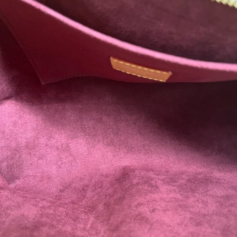 LV路易威登 26年1月全新全套 芯片款 新款橫版Carry all單肩包 美麗大方 容量剛好 適合日常使用-17