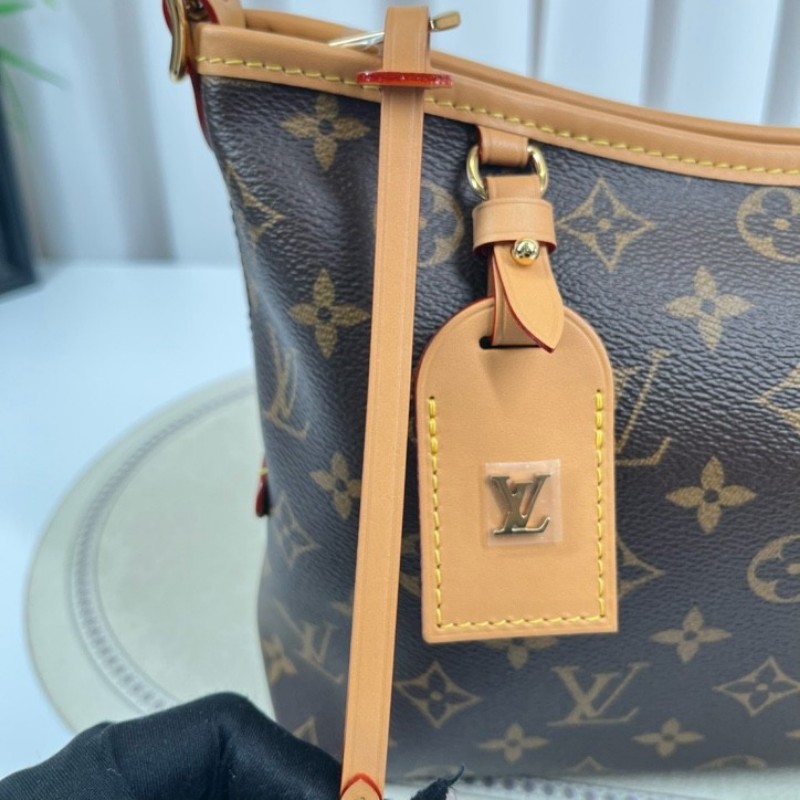 LV路易威登 26年1月全新全套 芯片款 新款橫版Carry all單肩包 美麗大方 容量剛好 適合日常使用-19