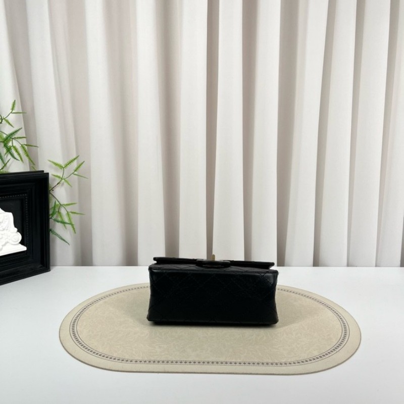 CHANEL香奈兒 24年票 芯片款 迷你2.55菱格油蠟牛皮手提包單肩斜挎包 經典款耐造百搭-9