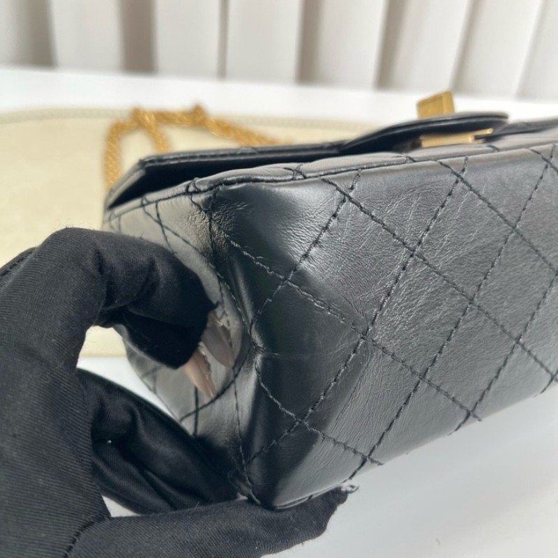 CHANEL香奈兒 24年票 芯片款 迷你2.55菱格油蠟牛皮手提包單肩斜挎包 經典款耐造百搭-18