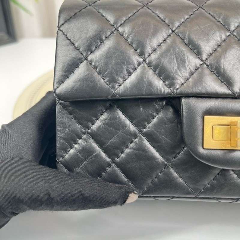 CHANEL香奈兒 24年票 芯片款 迷你2.55菱格油蠟牛皮手提包單肩斜挎包 經典款耐造百搭-25