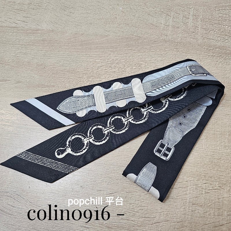 [圖案超美,最佳包包配飾當圍巾絲巾也很好看🧧] Hermes黑底皮帶皇家馬Bride Bloc Twilly絲巾-0