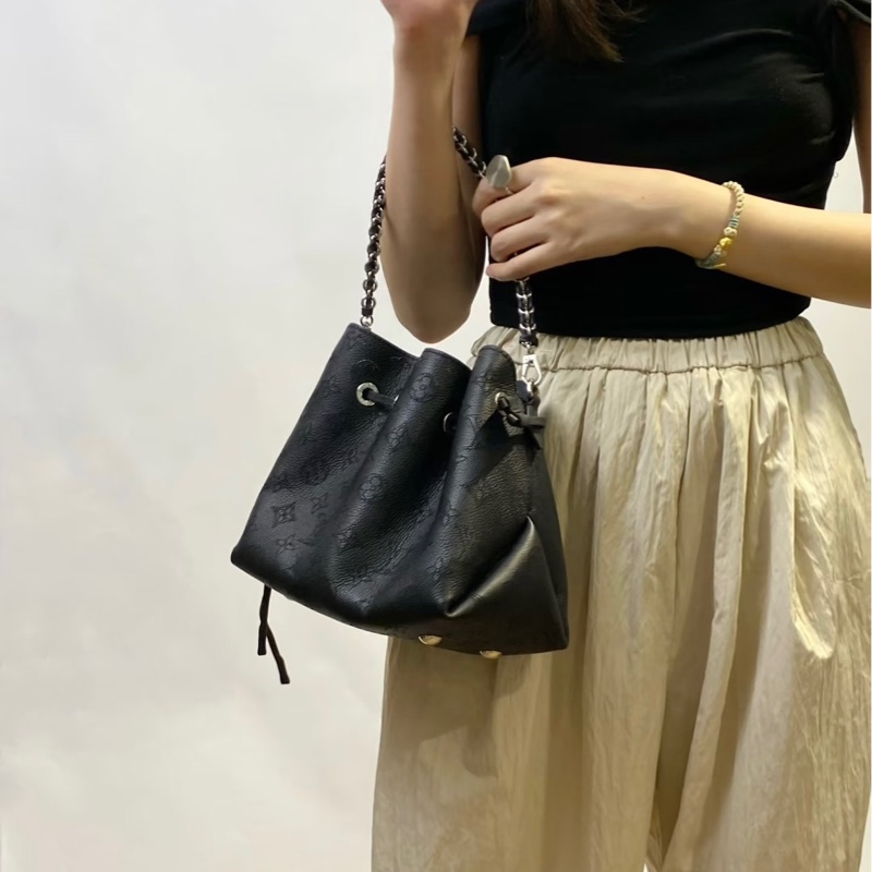 JK國際二手精品✨ lv M57070 月光女神 晶片款 專櫃要14萬-2